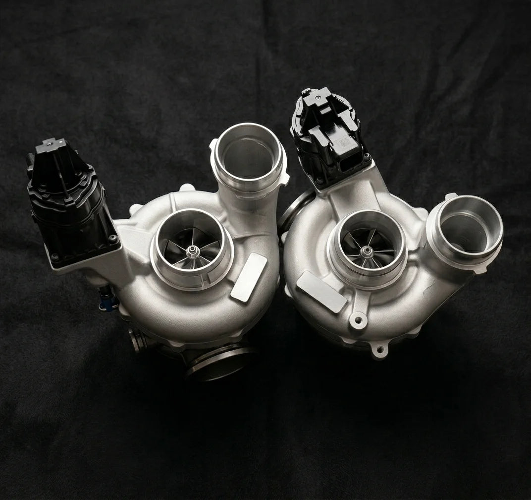 Phantom V8 turbocharger, black finish